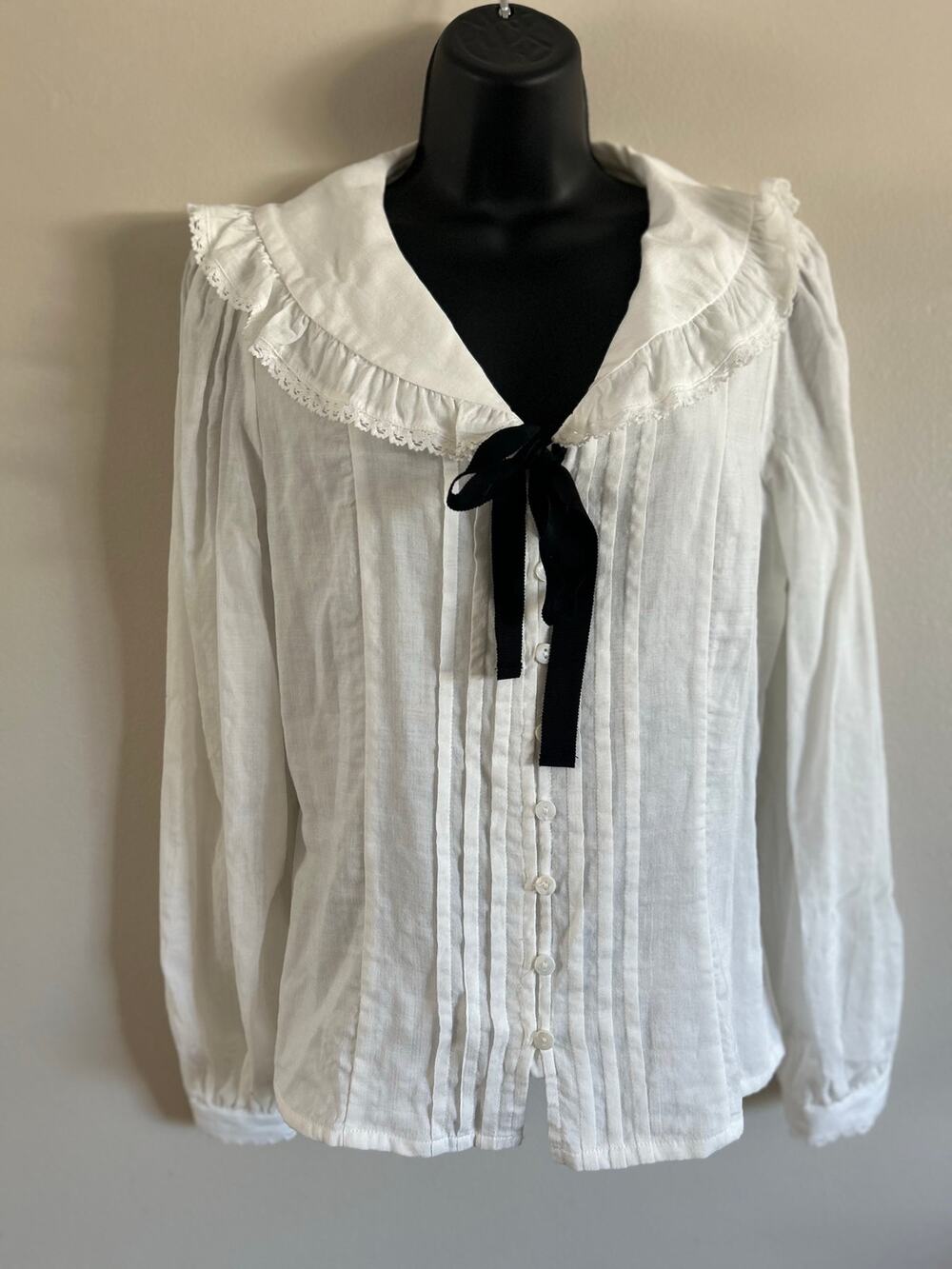 DownEast London Top S White Ruffle Collar Black Bow Cottagecore Blouse NWT